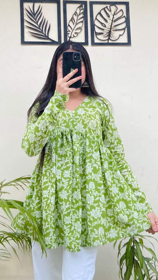 Cotton Green Flared Aliacut Floral Print Peplum Top